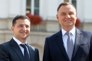 Зеленський провів телефонну розмову з президентом Польщі: які питання обговорили