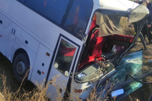 На Харківщині пасажирський автобус потрапив у ДТП: постраждало 4 людини