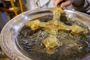 Тайны крещенской воды: что делать, чтобы вода исцеляла и что категорически нельзя делать со святой водой