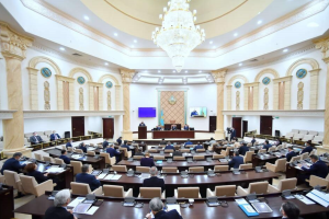 Парламент Казахстана лишил экс-президента Назарбаева большинства полномочий