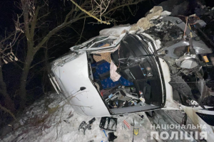 На Полтавщині внаслідок зіткнення 4 авто постраждало 11 осіб: у ДТП потрапив мікроавтобус з людьми