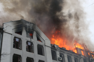 Втрати серед мирного населення жахають: російські окупанти не припиняють смертоносні обстріли Харківщини
