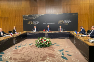 В Анталії розпочалися переговори глав МЗС України та рф