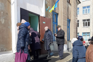 У Лисичанську працює мережа пунктів гуманітарної допомоги: адреси