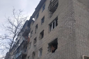 Луганщина под прицелом: российские оккупанты обстреляли 12 домов и авто, ранен местный житель