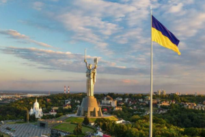 У Києві відновили роботу вже 37 посольств - Зеленський