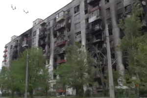 На околицях Сєверодонецька точаться бої, обстріли міст посилилися: Гайдай про ситуацію в регіоні