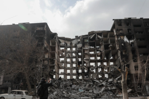 "Город-кладбище": В Мариуполе оккупанты сносят дома, под завалами которых могут находиться тела погибших
