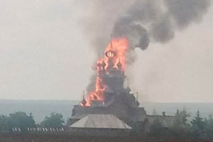 Окупанти обстріляли Святогірську лавру: горить історичний Всехсвятський скит