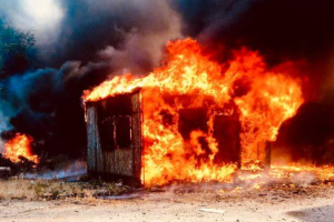 У Маріуполі згорів склад окупантів із награбованим майном