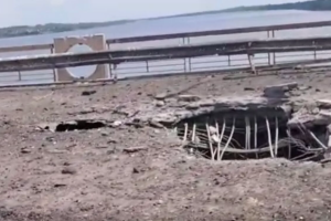 ЗСУ вдарили по Антонівському мосту в Херсоні: відео