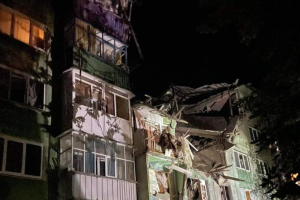 Оккупанты ночью ударили по Константиновке: под завалами разрушенной 5-этажки оказались люди