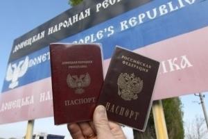 "Вы никто и звать вас никак": РФ перестала признавать российские паспорта жителей ОРДЛО