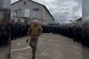"Повар Путина" лично вербует на войну с Украиной заключенных колоний: в сети появилось видео