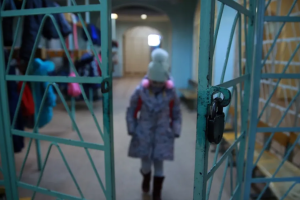 На Луганщине оккупанты вводят строгий "пропускной режим" в школах и детских садах