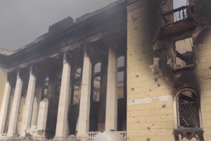 "Остался один уголок": В результате "прилета" в центре Лисичанска разрушен 2-этажный дом