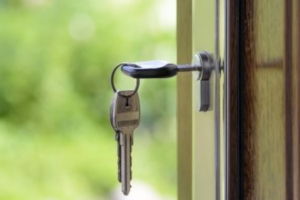 В Украине стартовала программа социального жилья: для пострадавших от войны приобретены квартиры в 4 областях