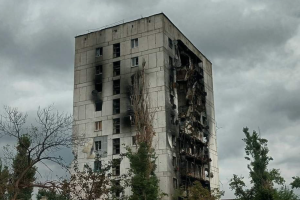 "В квартирах становится все "чище": Российские оккупанты продолжают разграбление Лисичанска