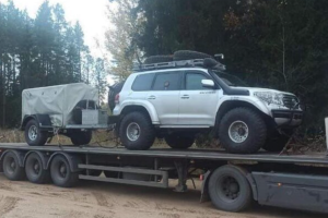 Литва отправила в Украину бронированные внедорожники и другую технику для ВСУ