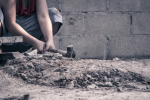 У РФ планують узаконити дитяче "рабство": підліткам хочуть дозволити працювати з 14 років