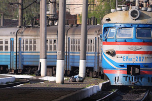 Із запізненням за маршрутом прямують 14 поїздів "Укрзалізниці": 2 поїзда спізнюються на 9 годин