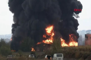 У Туреччині горить хімічний завод