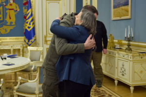 До України з візитом прибула Вікторія Нуланд