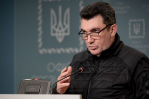 Гарантії безпеки для РФ: Данилов жорстко відреагував на заяву Макрона
