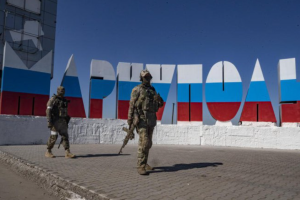 "Озброєні та дуже небезпечні": У Маріуполі від окупантів втекли зеки-"мобіки"