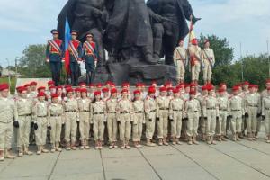 На окупованих територіях Донбасу школярів ставлять на "обов'язковий військовий облік"