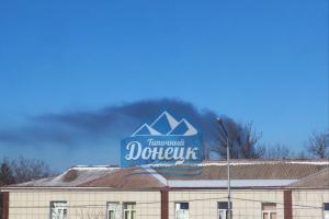 В окупованому Донецьку горить металопрокатний завод