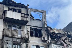 Россияне ударили по пятиэтажке в Покровске: есть раненые, продолжается разбор завалов