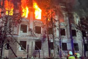 Російські окупанти вдарили "Калібрами" по Миколаєву: ракета влучила у багатоповерхівку, є жертви, багато поранених