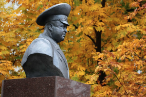 У Сєвєродонецьку окупанти демонтували пам'ятник Олександру Радієвському