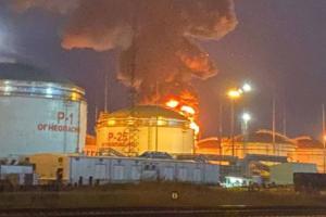 У російському порту Тамань пролунав вибух: почалася пожежа на нафтобазі