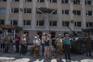 ​​​​​​​Безработица, нехватка специалистов и еда вместо зарплаты: ситуация в оккупированных городах Луганщины