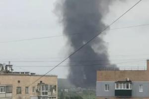 Оккупированный Луганск встряхнули мощные взрывы: первые кадры "бавовны"