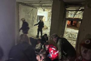 Ночной ракетный удар по Києву: есть жертвы и разрушения в результате падения обломков ракет