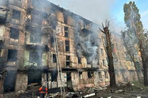 Ночной удар по Кривому Рогу: российская ракета попала в пятиэтажку, есть погибшие и раненые