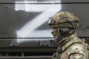 На Луганщині російські окупанти розміщують шпиталі та військову техніку на території дитячих таборів