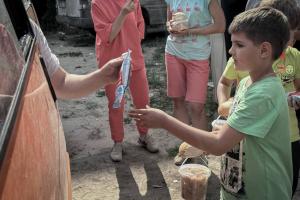"Підсолодили життя": В окупованому Сєвєродонецьку провели чергову "благодійну акцію"