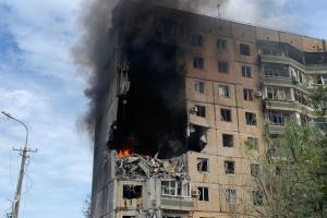Число жертв и пострадавших в Кривом Роге возросло: под завалами остаются люди