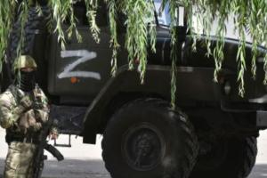 Новые пропуска и усиленные проверки: оккупанты закрывают на въезд и выезд города Луганщины