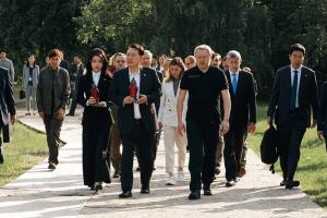 В Україну з неоголошеним візитом прибув президент Південної Кореї