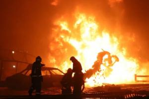 Взрыв и масштабный пожар на АЗС в Махачкале: десятки жертв и пострадавших
