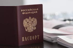 "Иностранцы" на своей территории: На Луганщине оккупанты угрожают депортацией жителям без российских паспортов