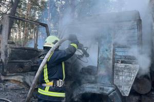 Ракетный удар по Киеву: в результате падения обломков ракеты возник пожар, пострадавших нет