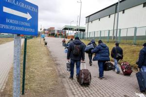 В Україні пропонують офіційно дозволити виїзд чоловіків за кордон під час воєнного стану: умови