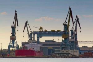 Удар по суднобудівному заводу в Керчі: пошкоджено корабель, який є носієм крилатих ракет "Калібр"