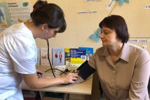 В Днепре врачи из Рубежного ведут амбулаторный прием переселенцев с Луганщины